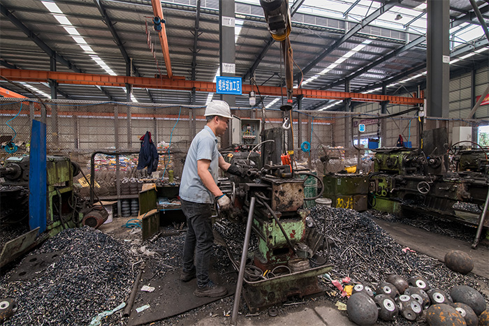 乌鲁木齐网架配件-螺栓球加工车间